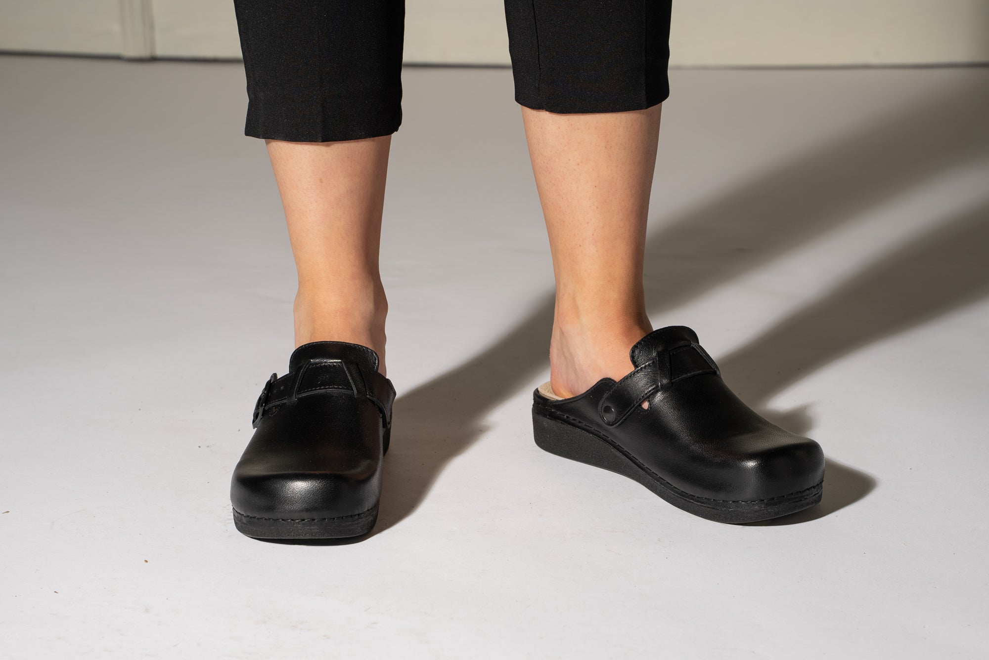 Nora I by LEON – Women’s Leather Clog- Removable Gel Insole & Adjustable Buckle - Leon Footwear 